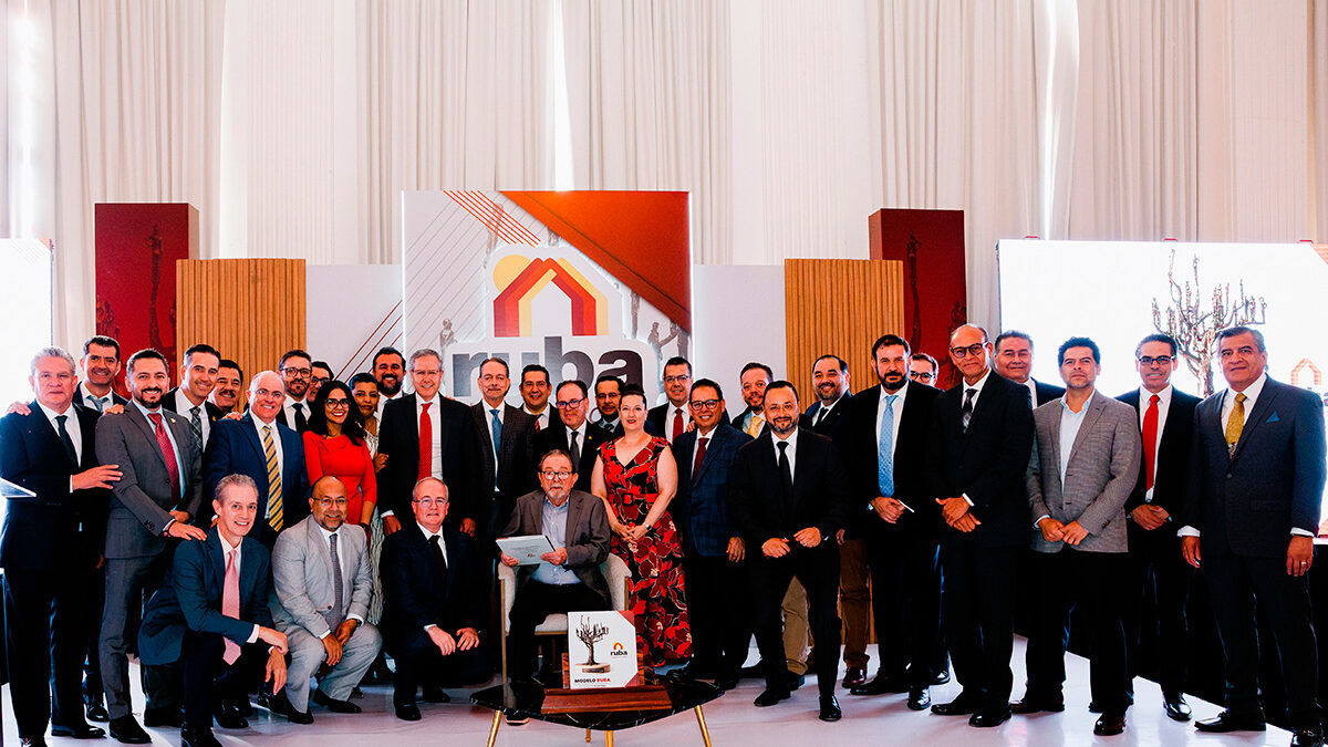 Presenta Ruba su Manual de Cultura para celebrar su 46 Aniversario